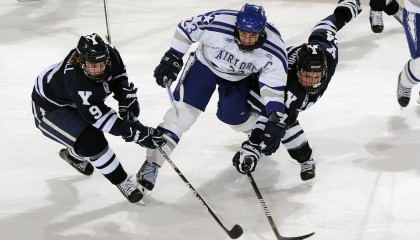 开云体育登陆入口-球员突破：从青涩到成熟的经典蜕变之路，持球队员突破后