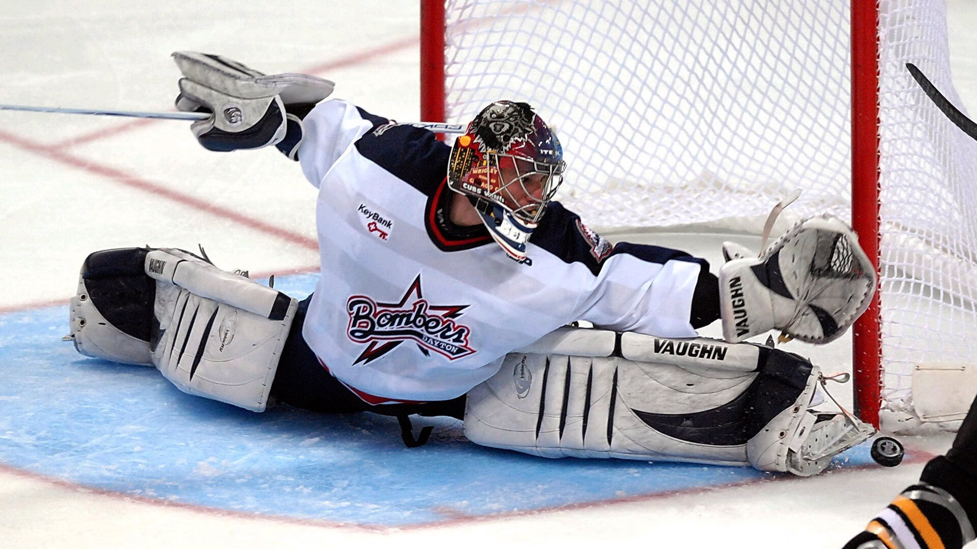 《Faker迎来职业生涯第十个赛季，展望未来新目标》，faker第一年职业